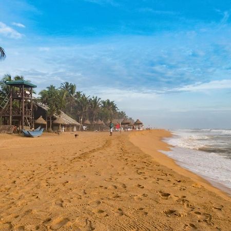 Prestige Court Residencies Hotell Dehiwala-Mount Lavinia Exteriör bild