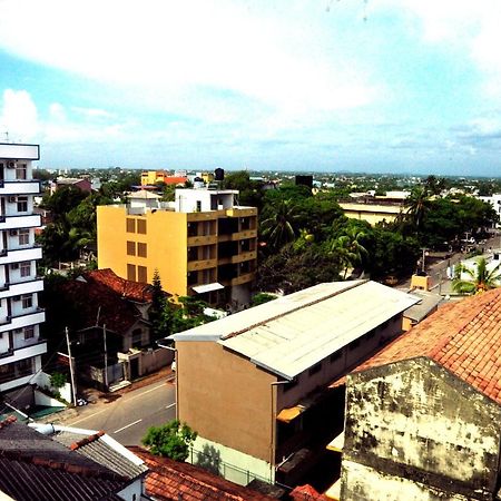 Prestige Court Residencies Hotell Dehiwala-Mount Lavinia Exteriör bild