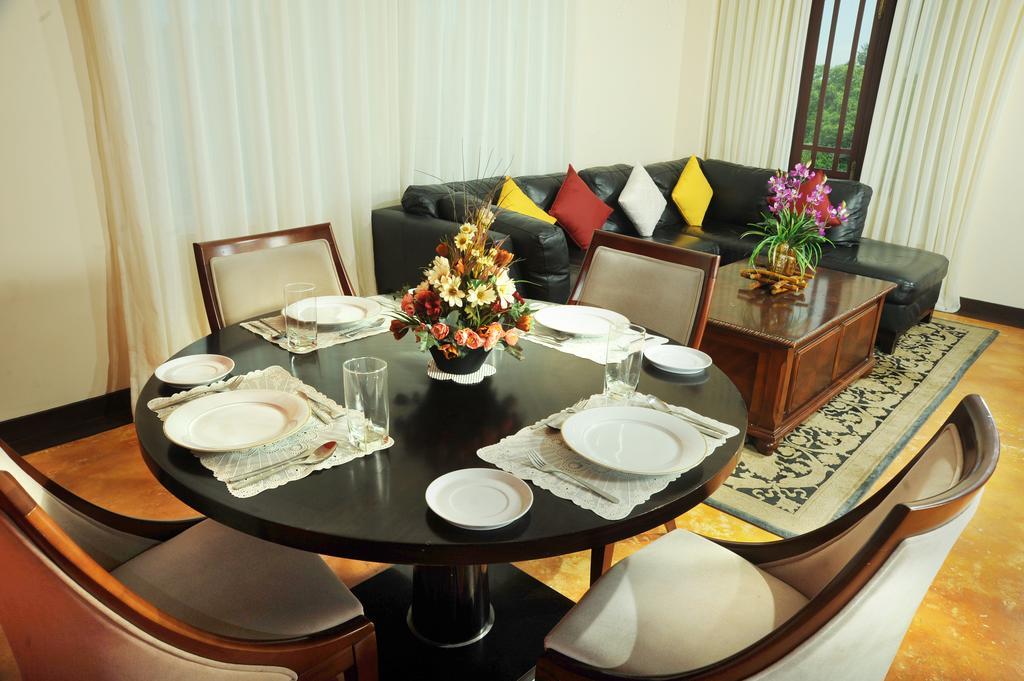 Prestige Court Residencies Hotell Dehiwala-Mount Lavinia Exteriör bild
