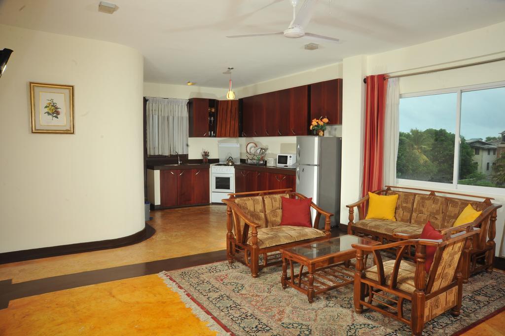 Prestige Court Residencies Hotell Dehiwala-Mount Lavinia Exteriör bild