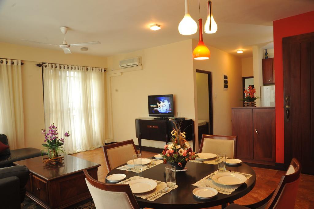 Prestige Court Residencies Hotell Dehiwala-Mount Lavinia Exteriör bild