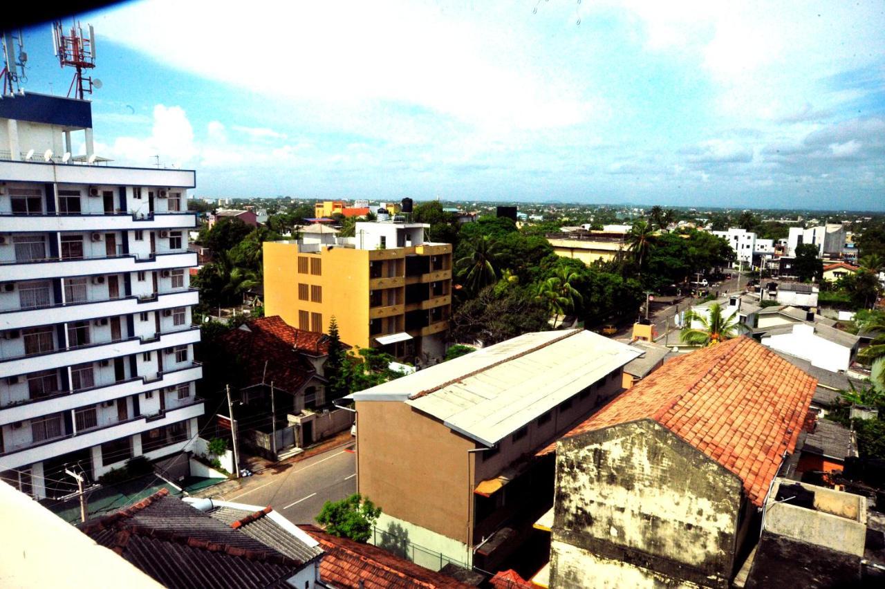 Prestige Court Residencies Hotell Dehiwala-Mount Lavinia Exteriör bild