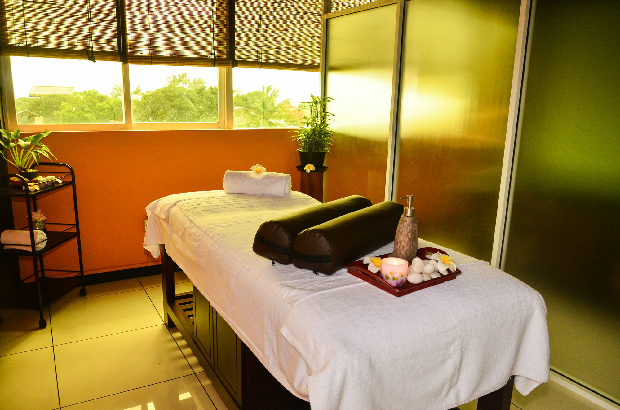 Prestige Court Residencies Hotell Dehiwala-Mount Lavinia Exteriör bild