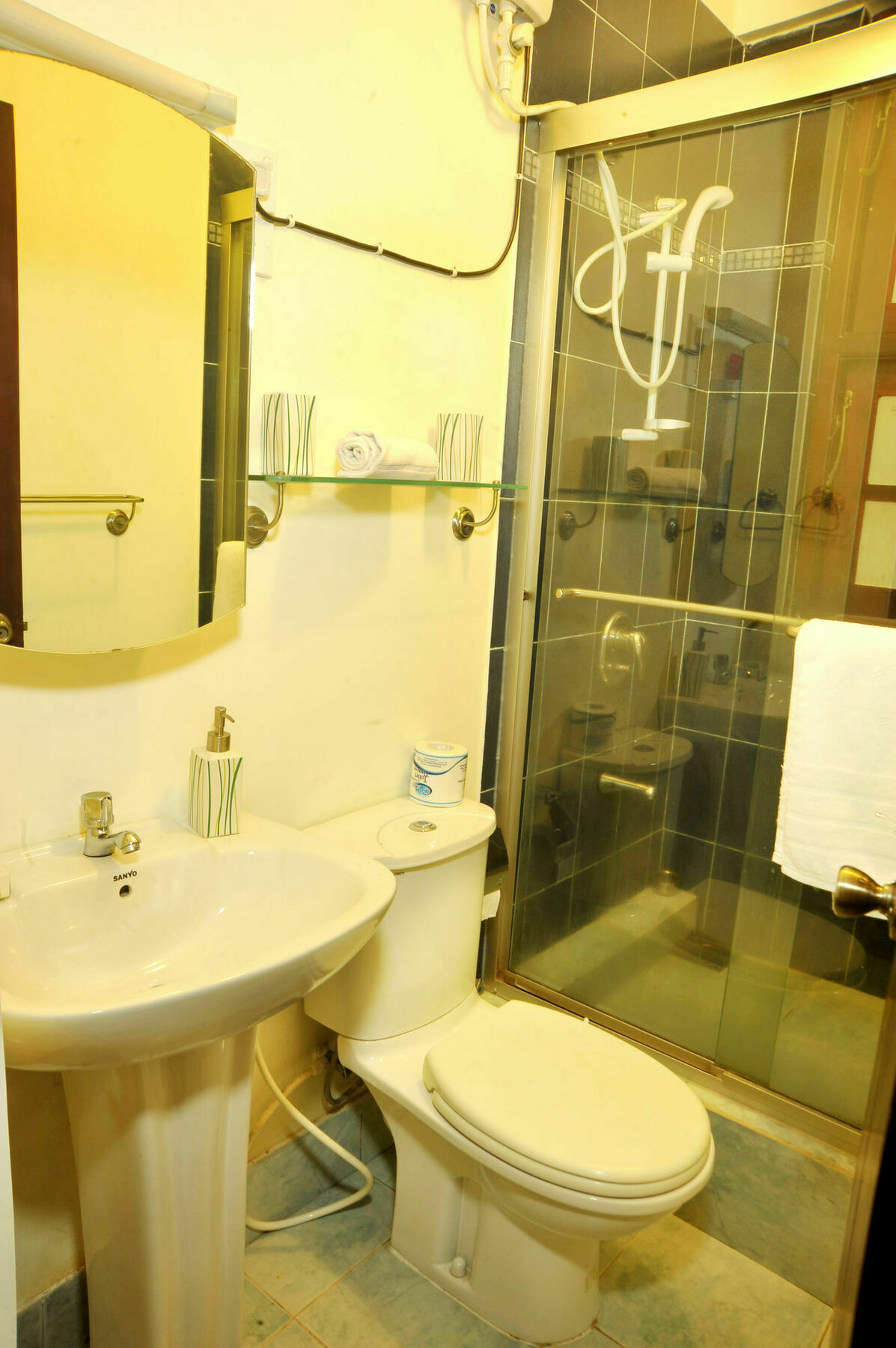 Prestige Court Residencies Hotell Dehiwala-Mount Lavinia Exteriör bild